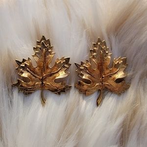 Vintage Avon Gold Maple Leaf Earrings